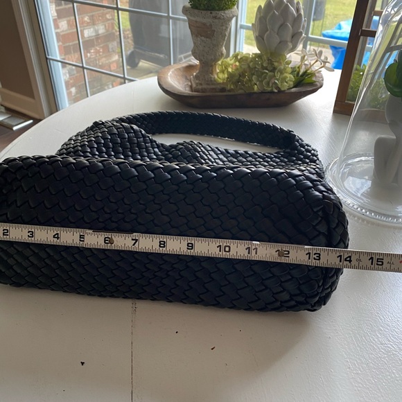 Vegan leather handbag with pouch from Nordstrom - Picture 6 of 13